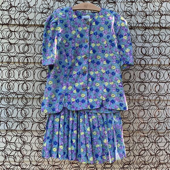Vintage Dresses & Skirts - Vintage 90s Leslie Faye blue purple pansy floral pleated skirt & blouse set 12P